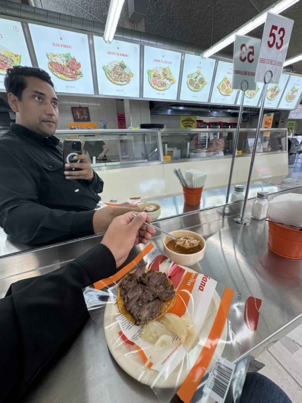 Barra de una taquería de mostrador